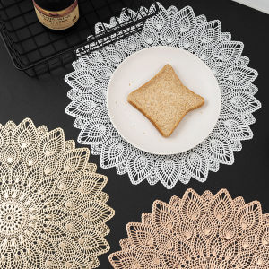 PVC Dining Table Mat Hollow Feather Shaped Dining Table Mat Anti Scald and Heat-insulating Pad Decorative Placemat 38*38cm