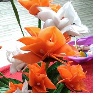 Bunga hias hand made dari kantong kresek