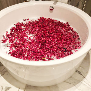 Alat Mandi Pemutih Spa Peralatan Mandi Pencerah Kelopak Bunga Kering Alami Kelopak Mawar Kering 50G 100G 200G Pemutih Tubuh & Ketiak