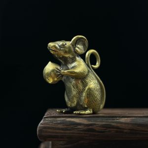 Tượng Nhỏ Phong Thủy Bằng Đồng Kiểu Dáng Chuột Tặng Đào Vàng (Kích Thước: 1.6 x 2.6cm)