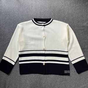 Cardigan Rajut Knit Motif Garis Hitam Putih dengan Kerah Bulat untuk Wanita