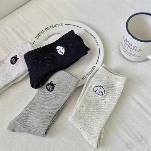 AnTas Super ถุงเท้าผู้หญิงถุงเท้ากลางลูกวัวอเนกประสงค์Breathableสีขาวญี่ปุ่นฤดูใบไม้ผลิและฤดูร้อนบางสีทึบรูปแบบผู้หญิงถุงเท้ากอง