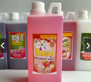 Detergent Rinso Cair (TANPA STICKER) 1 Liter Pencuci Pakaian Anti Bakteri Cair Anti Minyak