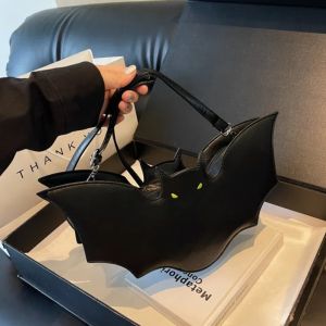 DYJKOUG 3D Bat Shoulder Bag Large Capacity PU Leather Halloween Handbag Casual Bag Black Creative Animal Purse Women
