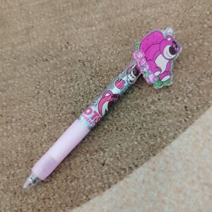 Bút Bi bấm Gấu dâu Lotso dễ thương đáng yêu mực đen ngòi 0.5mm Trùm Sỉ Gia Thành