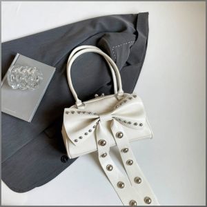 กระเป๋าถือ หนังพียูสีดํา กระเป๋าเป้สะพายหลัง วัสดุปูคุณภาพสูง ไหล่ข้างหนึ่ง ความปลอดภัย หมุดย้ํา