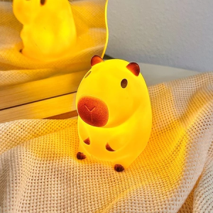 โคมไฟซิลิโคนนิ่ม ลายคาปิบารา สีอ่อน หรูหรา และน่ารัก เหมาะสำหรับตกแต่งห้องหรือข้างเตียง ในสต็อกไทย