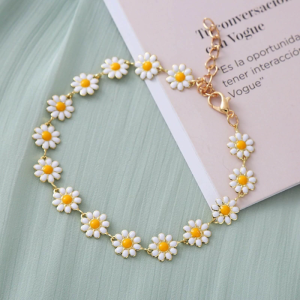 European and American Novel Daisy Bracelet Earrings Lady Simple Temperament Painted Flower Pendant Necklace