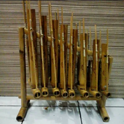 Angklung 1 oktaf 8 nada bahan bambu