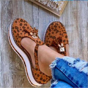 [Free Shipping] 20 large size womens sandals with tassel buckle red womens flat sandals in stock