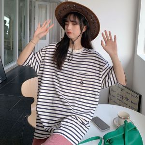 Es sutra Korea lengan pendek bergaris t-shirt wanita saku longgar bordir beruang rasa desain niche ins