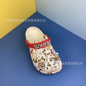 High Quality [ Spot inventory ]  Childrens Hole Shoes Boys Shoes Girls Shoes Snoopy New Non-Slip Soft Bottom and Wear Resistance Sandals 208630
