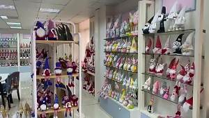 Cây thông Noel38cm váy trắng nhung trang trí bàn Giáng sinh