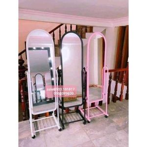 Gương thông minh di động soi toàn thân thân gỗ xoay 360 độ kèm kệ móc treo đồ – Nội thất Khả Vy