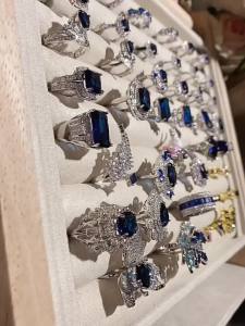 แหวนพลอยแซฟไฟร์คอรันดัมดีไซน์เครื่องประดับระดับสูง    แหวนไดโอไซด์ธรรมชาติเลียนแบบหรูหราเกรดสูงจากฝรั่งเศส