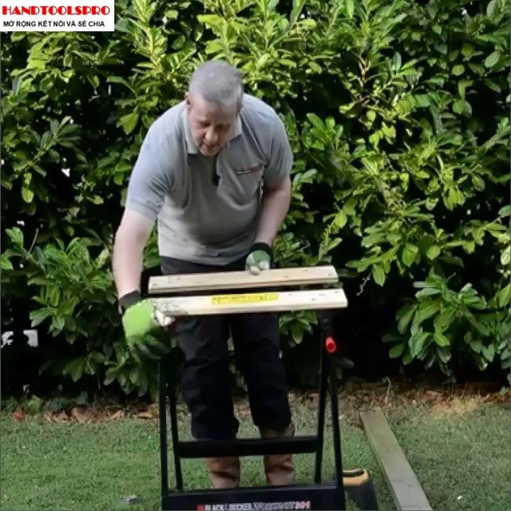Bàn làm việc gấp gọn 630 x 890 x 130mm BLACK AND DECKER WM301-XJ