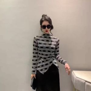 AMMIN เสื้อยืดคอกลมแขนยาวสำหรับผู้หญิงเสื้อยืดคอกลมพิมพ์ลายตัว R ดีไซน์เรียบๆสำหรับฤดูใบไม้ผลิ2024ฤดูใบไม้ร่วงและฤดูใบไม้ผลิเสื้อสำหรับผู้หญิงลายทาง