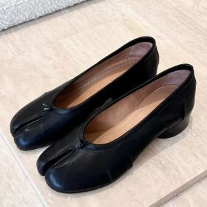 Spring Summer Microfiber Leather Split Toe Women Pumps Fashion Pleated Designer Low Heeled Tabi Soft Soles Loafers Casual Shoes2026