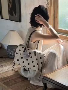 Japanese-style polka dot tote bag for women 2026 New Korean-style large-capacity tote bag a fashionable and versatile shoulder bag