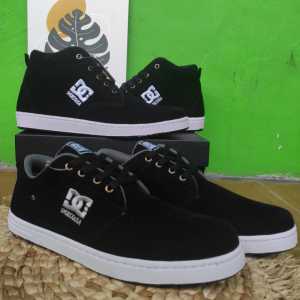 SEPATU DC / DC SHOES / SNEAKERS PRIA / SEPATU SEKOLAH / SEPATU KERJA / SNEAKERS PRIA TERBARUFULL BLACKHITAM