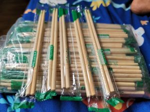 1 tải (1.200 đôi) Đũa tre dùng 1 lần_tròn 5.5ly * 20cm_ BỌC màng opp xuất Nhật