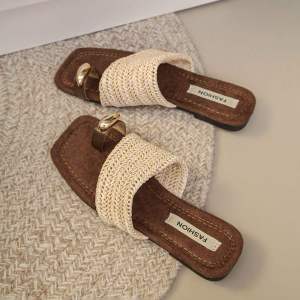 [Free Shipping] WomenS Woven Slip-On Sandals 2026 Summer New Collection Square-Toe Vacation-Style Elegant Wedge Heel Beach Sandals