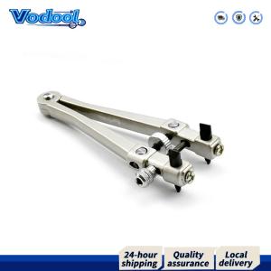 【Fast delivery】 ชุดเครื่องมือซ่อมแว่นนาฬิกาแบบ V-shape ขนาดใหญ่สำหรับเปิดฝาหลังนาฬิกาและซ่อมนาฬิกา พร้อมประแจเหล็กแข็งแรงทนทาน