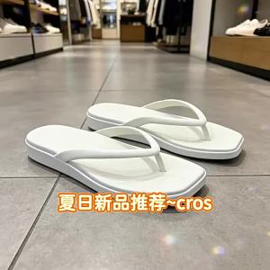 Crocss Dép xỏ ngón nữ kiểu Pháp mùa hè đơn giản đế mềm thoáng khí đế bằng dép đi biển dép lê đi trong nhà có thể mang ra ngoài.