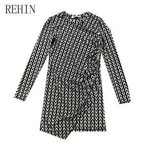 REHIN Wavy stripes Pint Long Sleeve T-Shirt for Women Slim Fit Asymmetrical Hem Mid-Length Top Autumn Fashion Top(M-XXL)