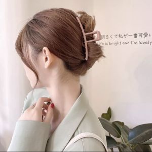 NINEONE New Design Large Metal Hair Claw Clips Cute Color Fashion Barrettes Ponytail Clip Women Bath Hair Clips Geometric Hairpins Girls Hair Accessories
