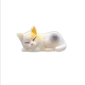 DJDK DIY Edge Cat Figurines Cartoon Simulation Cat Refrigerator Sticker Material Cute Miniatures Car Cat Ornament Edge Decoration