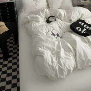 [ Solid Color Series ] Simple Home Single Duvet Cover 4 Three-piece bedding set for students including bed sheet and duvet cover LZD