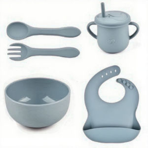 Tempat Makan Bayi Silicon Peralatan Mpasi Bayi Celemek Lengkap Waterproof Baby Feeding