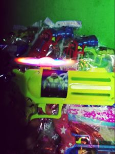 1PCS MAENAN TEMBAKAN TERBARU/BUNYI DAN NYALA/BISA MUTER