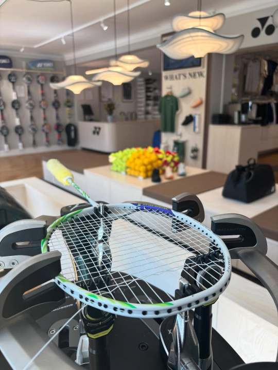YONEX%20Astrox%20100%20ZZ%20VA%204U%20Original%20Badminton%20Racket%2026-30lbs%20with%20Gift%20Bag%20&%20Strings%20-%20Japan%20Import,%20Fast%20PH%20Shipping%20-%20Image%209