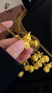 New hot sale สร้อยคอผู้หญิงลายเถาเลื้อยทองทรายเวียดนามสีติดทนนาน สไตล์จีนใหม่ โซ่เสื้อกันหนาว 2025