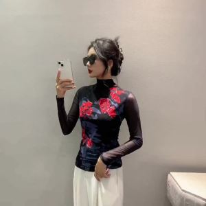 Ammin 2024 Mùa Xuân/Mùa Hè phong cách Hàn Quốc đơn giản Bán cổ cao Thời Trang Mực hoa đỏ Sáng dài tay in họa tiết T-Shirt Của Phụ Nữ Áo Blouse thanh lịch