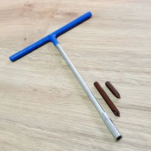 Bộ 3 Gồm Cần Siết Chữ T Cán Bọc Nhựa 8mm + Mũi Vít Bake 8cm + Mũi Vít Bake 4cm