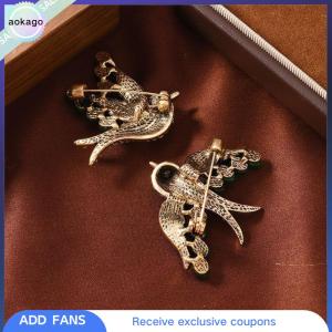 Aokago เข็มกลัดนกนางแอ่นบินสีมรกตสำหรับผู้หญิงผู้ชายเข็มกลัดโลหะติดปกเสื้อรูปสัตว์แบบย้อนยุคเครื่องประดับเครื่องประดับ