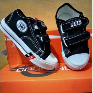 SEPATU SEKOLAH N/B PEREKAT HITAM PUTIH SOL PUTIH TERLARIS