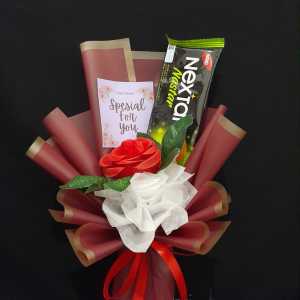 Buket Snack - Buket Nextar dan mawar Tangkai - Size medium - Kado Ultah Wisuda - Buket Cowo Cewe