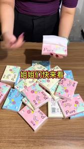 แพ็คผ้าทิชชูพกพาที่มีดีไซน์พิมพ์ ผ้าทิชชูพกพา ผ้าเช็ดปาก กระดาษชำระ แพ็คเล็กสำหรับนักเรียน พร้อมสั่งซื้อจำนวนมาก