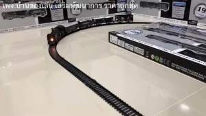 รถไฟสุดวินเทจ รถไฟเด็กเล่น ของเล่นเด็ก รถไฟคลาสิก วิ่งรางพร้อมตู้โบกี้ หัวรถจักร มีไฟ ทั้งหมด 19 ชิ้น รางยาว 2 เมตร เส้นผ่าศูนย์กลางยาว 1 เมตร ใช้ถ่าน AA 2 ก้อน (ใส่หัวรถไฟ)
