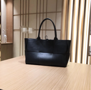 And Song Hye Kyos Same Leather Woven Arco Tote Bag One-shoulder Portable Picture Bag