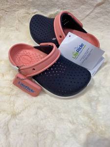 Crocs รองเท้าเด๊ก สวมใส่นิ่มเบาสบายเท้าสวย ตรงปกถ่ายจากสินค้า