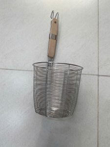 Vợt trụng mìhủ tiếu sâu lòng dạng vòng Vợt Trụng Hủ Tiếu Mì (Loại Tốt)- Sâu Lòng Inox Tốt Nhiều Size