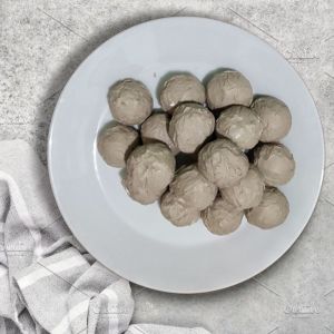 Replika makanan Baso mentah  ( Paket 1 Set 10 pcs baso kecil ukuran ( 2cm ± ) / dummy makanan baso /  Baso palsu / baso tiruan /  baso artificial properti foto / Mainan anak / Edukasi anak / Dekorasi meja makan / Display Restaurant Hotel Dan lain lain
