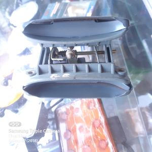 Tay mở cửa bên ngoài xe Vinaxuki 500kg đời cũ và mới