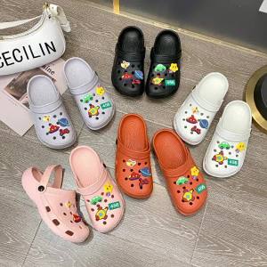 [Free Shipping] Womens Summer Clogs for Nurses Soft Sole Trendy for Outdoor Wear Thick Sole Non-Slip for Students Closed-Toe Womens Sandals
