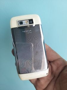 Nokia E71